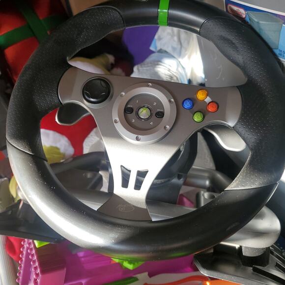 Xbox 360 - Picture 1 of 1